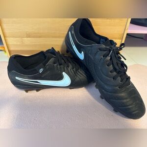 Nike Tiempo Soccer Cleats Black Men’s Size 7.5 Gently Used